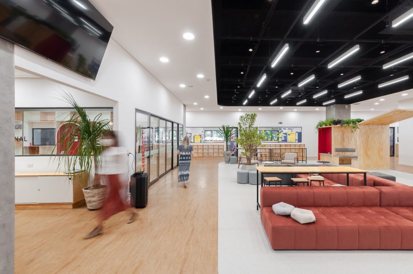 Red House School by Studio Dlux
