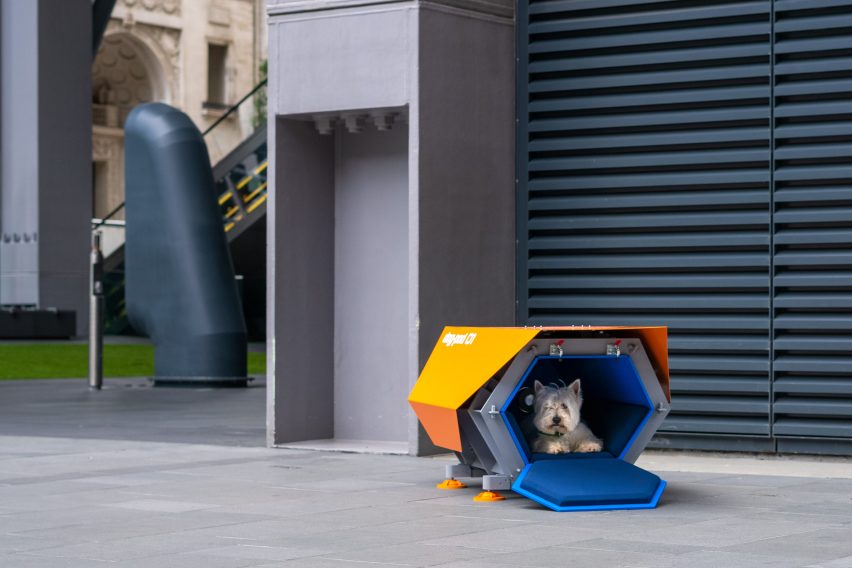 Dog pod is a dog kennel that was designed by Rogers Stirk Harbour + Partners and Mark Gorton