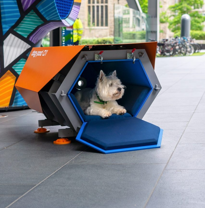 Dog pod is a dog kennel that was designed by Rogers Stirk Harbour + Partners and Mark Gorton
