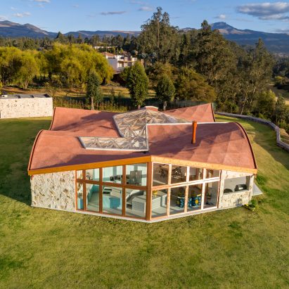 Ecuadorian house by Leppanen Anker Arquitectura