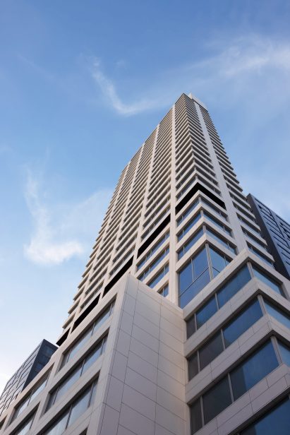 Alvaro Siza Manhattan tower from the ground
