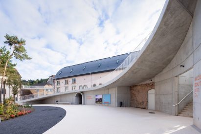 Sweeping plaza at Site Verrier de Meisenthal
