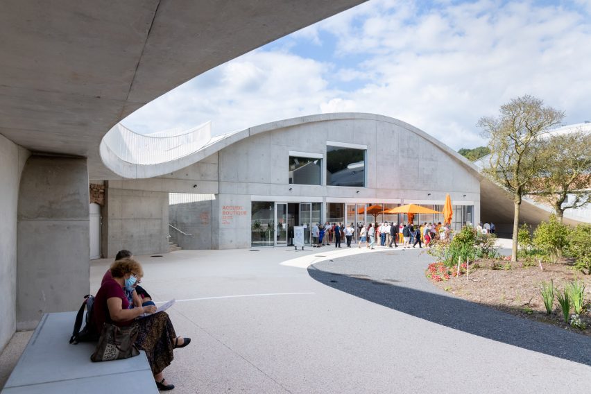 Plaza at Site Verrier de Meisenthal by SO-IL and FREAKS