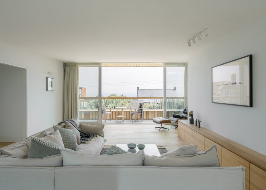 Thorpeness Beach House by IF_DO
