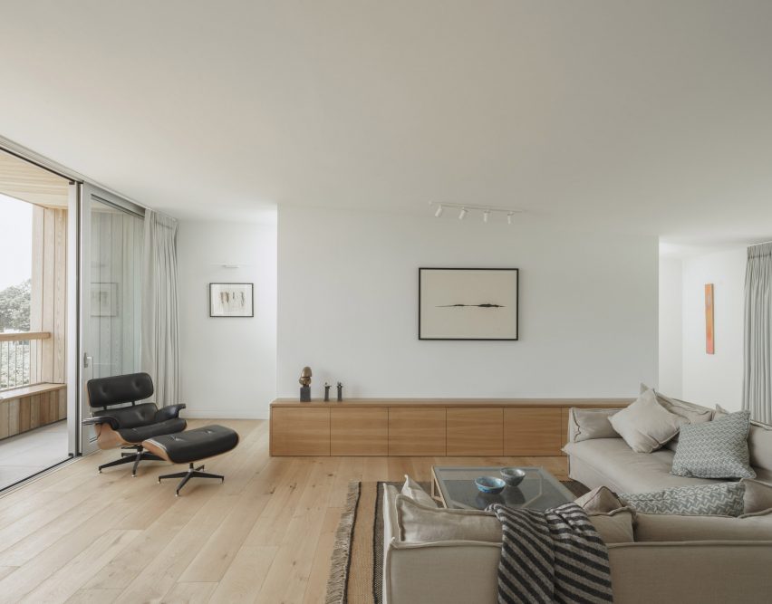 Thorpeness Beach House by IF_DO