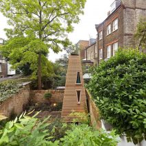 Dezeen Debate newsletter features a “treeless treehouse”