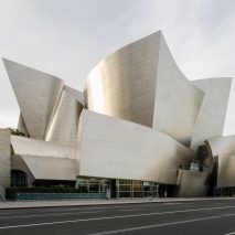 Frank Gehry’s Walt Disney Concert Hall is “a living room” for Los Angeles