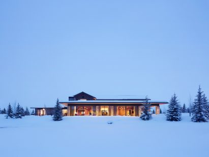 Winter view from the rear exposure