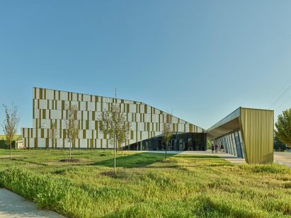 Green building with long facade