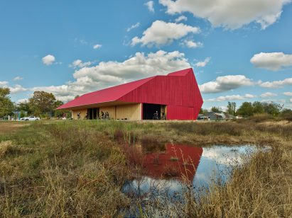 Marlon Blackwell red barn thaden school