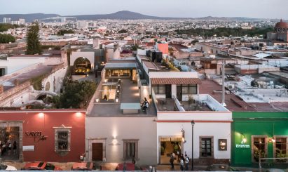 Santiago Carbonell Foundation with street context