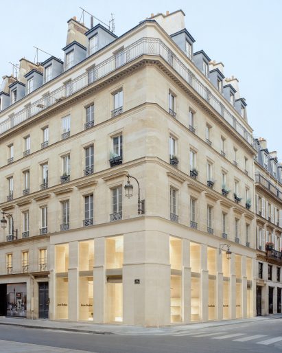 Exterior image of the Acne Studios Rue Saint Honoré