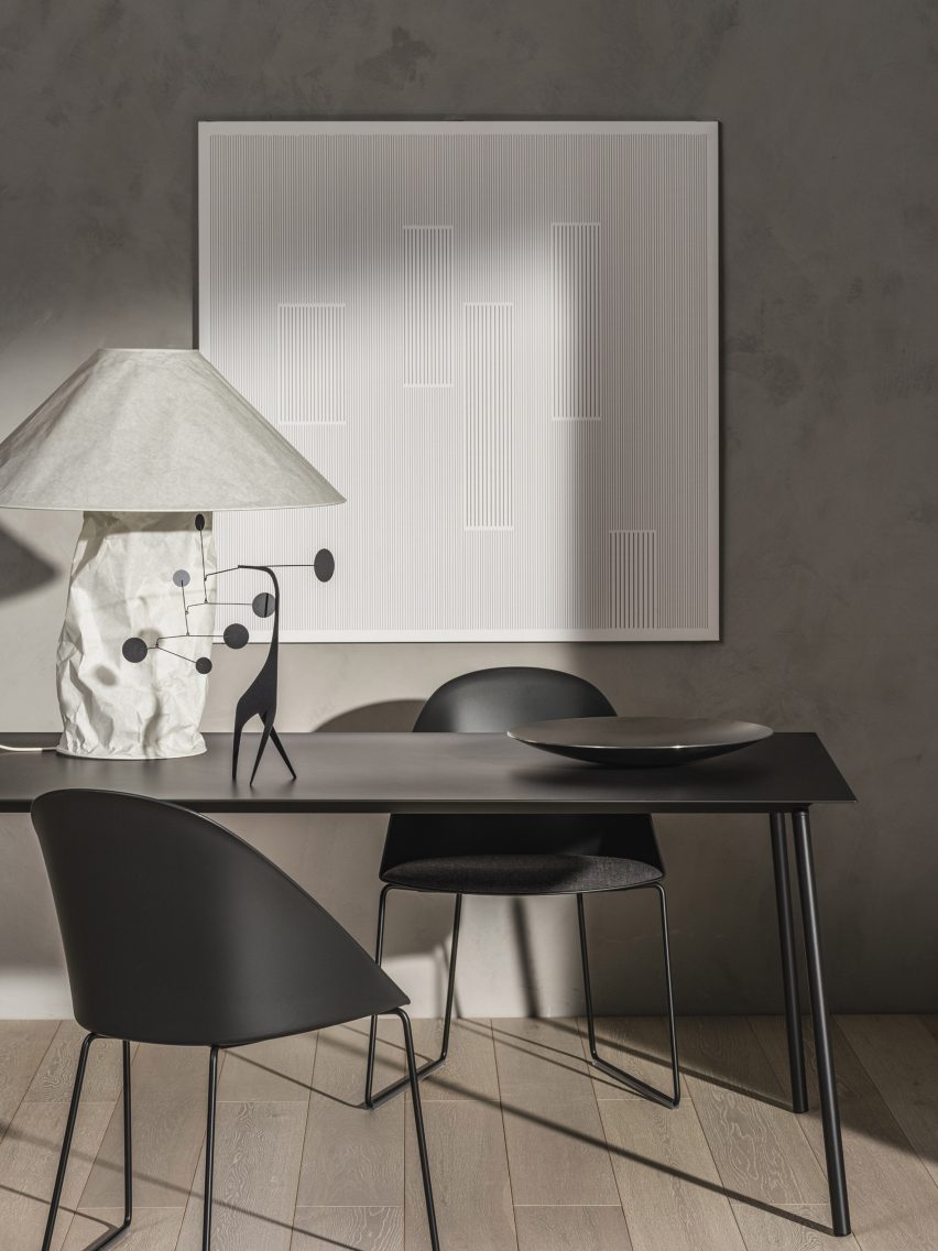 Black Aeeri table