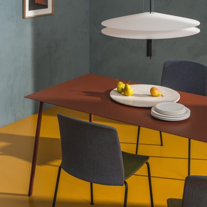 Red Aeeri table by Arper