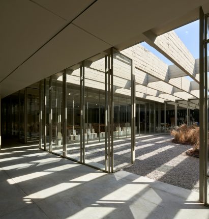 An Oscar Niemeyer-designed house in Lebanon