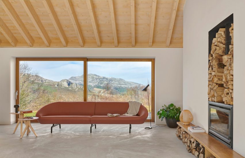 Small pink Giro Soft modular sofa in a home