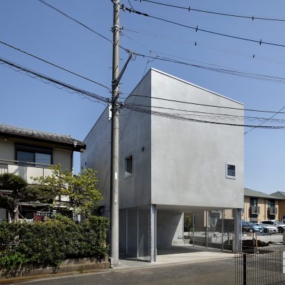 Aquarium House in Kanagawa by Nao Iwanari