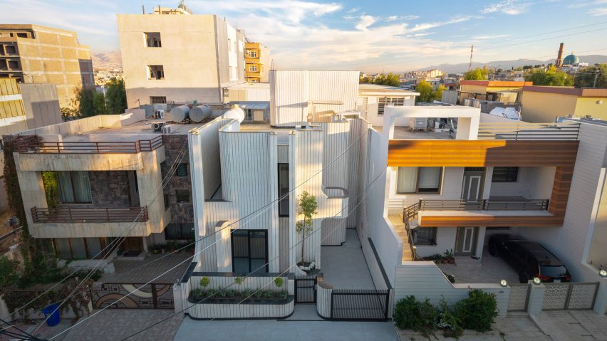 Aerial view of Bakrajo House in Sulaymaniyah by Zakaa