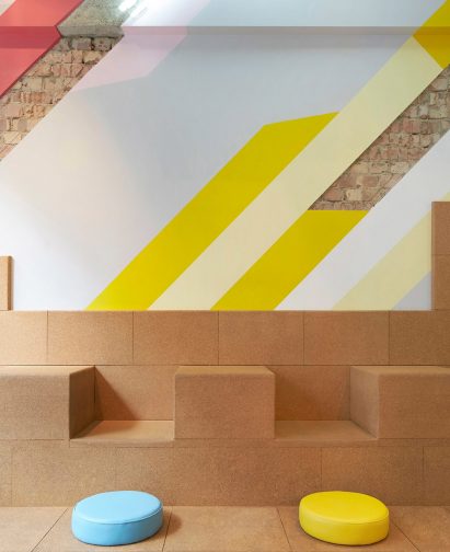 Tiered seating in Biju Bubble Tea Rooms
