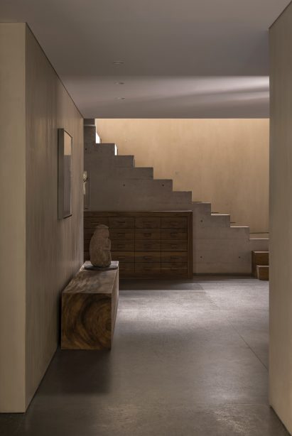 Concrete staircase and flooring