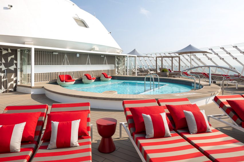 The Retreat pool deck