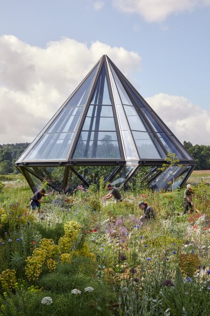 Exterior of Glasshouse by Heatherwick Studio