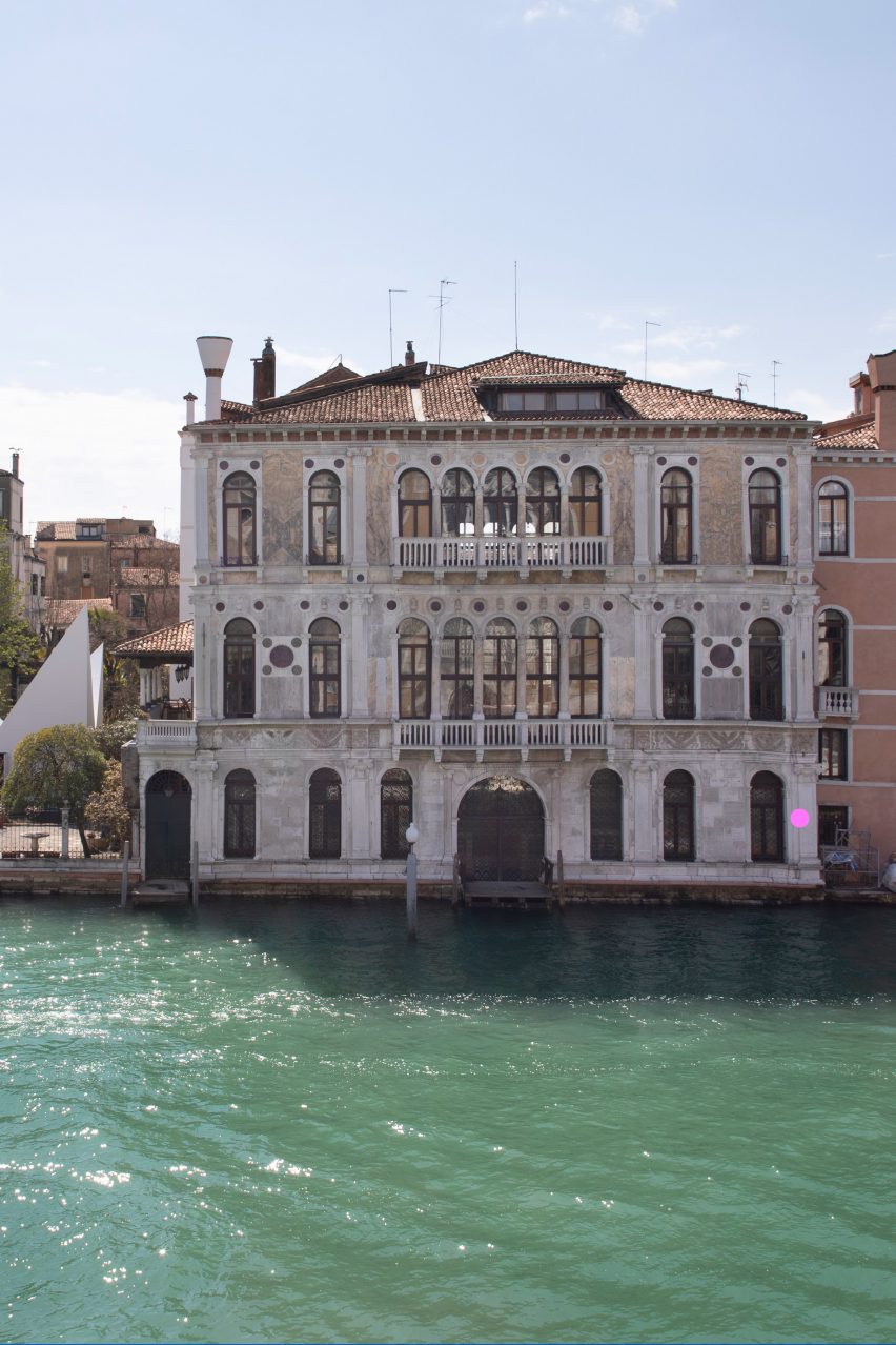 Hanji House pavilion beside Venice palace