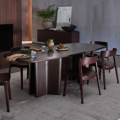 A dining table setting with the Issho table
