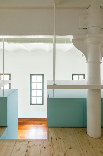 Mezzanine of Loft in Poblenou by Neuronalab