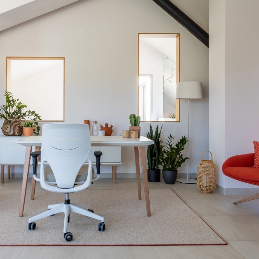 Longo seating system by Ramos & Bassols for Actiu