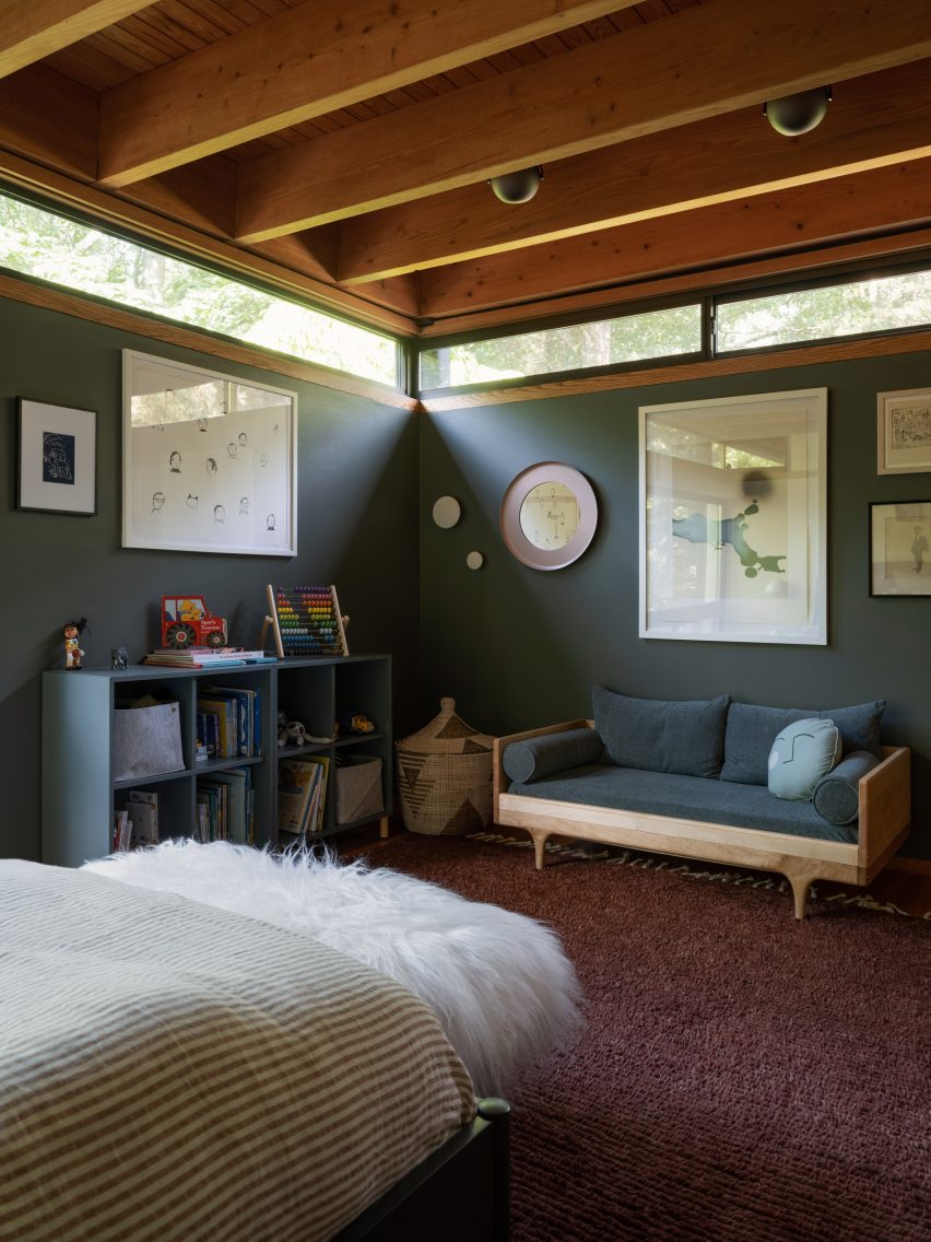 Bedroom with dark-coloured walls