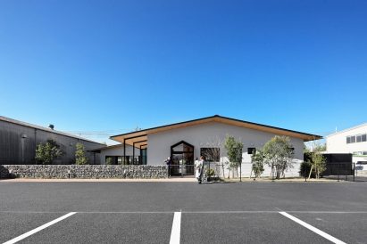 Kindergarten by Hibinosekkei in Japan