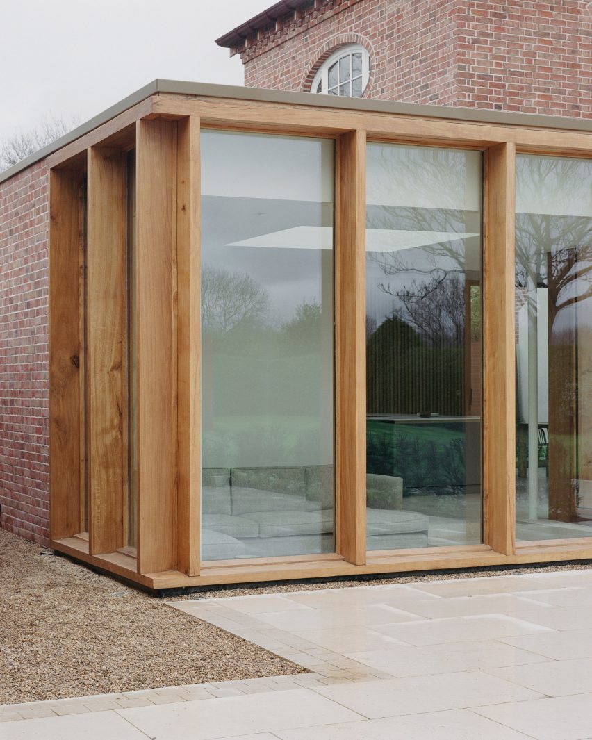 Exterior of Pergola House by Will Gamble Architects