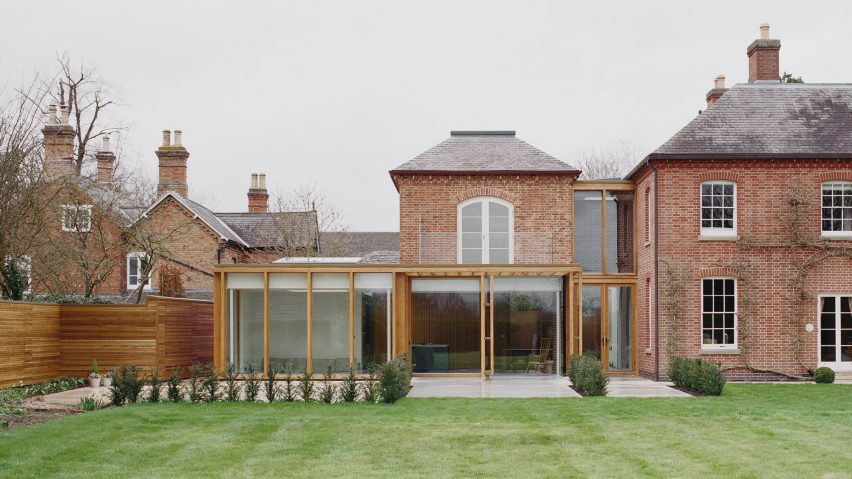 Pergola House exterior by Will Gamble Architects