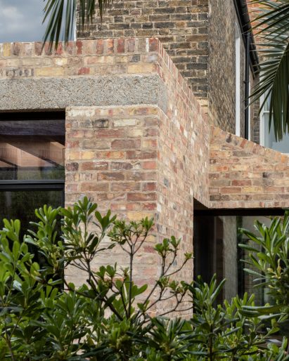 Brick extension detail