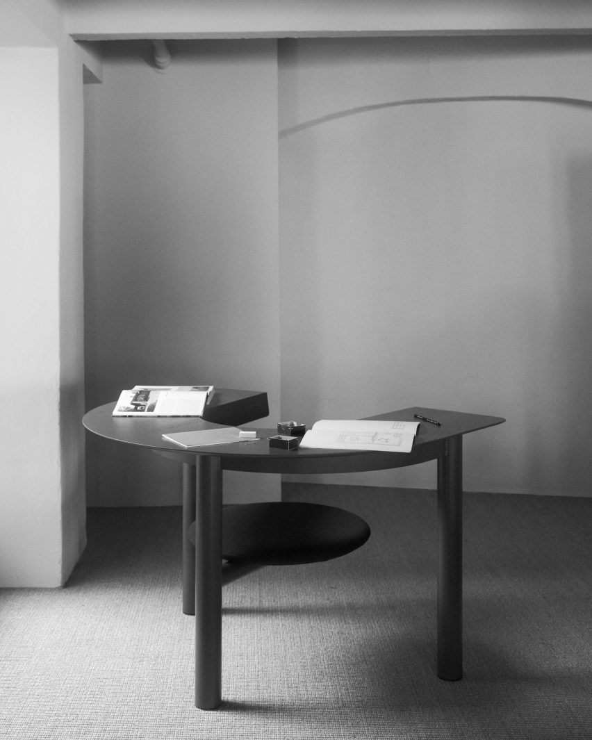 Black Sui Desk Chair