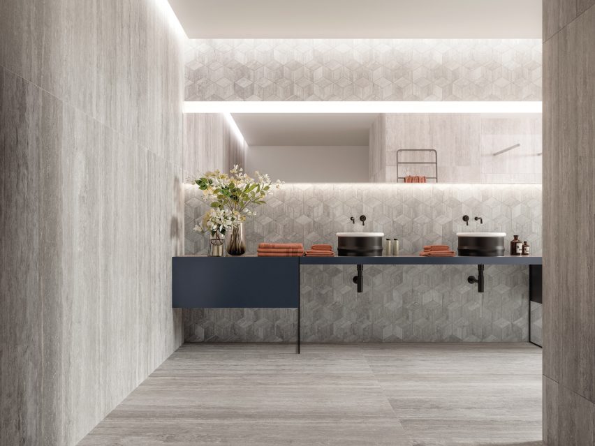Bathroom clad in travertine-style tiles