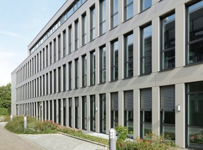Aachen office building by NBP Architekten with facade by Rieder
