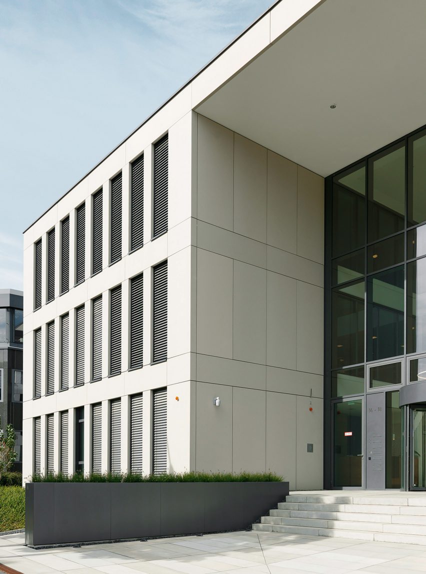Aachen office building by NBP Architekten with facade by Rieder