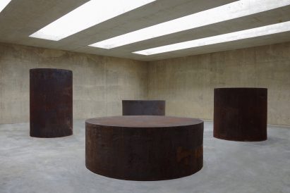 Four Rounds: Equal Weight, Unequal Measure