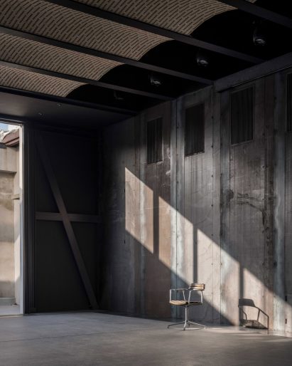 Steel-plate walls in Vipp Garage