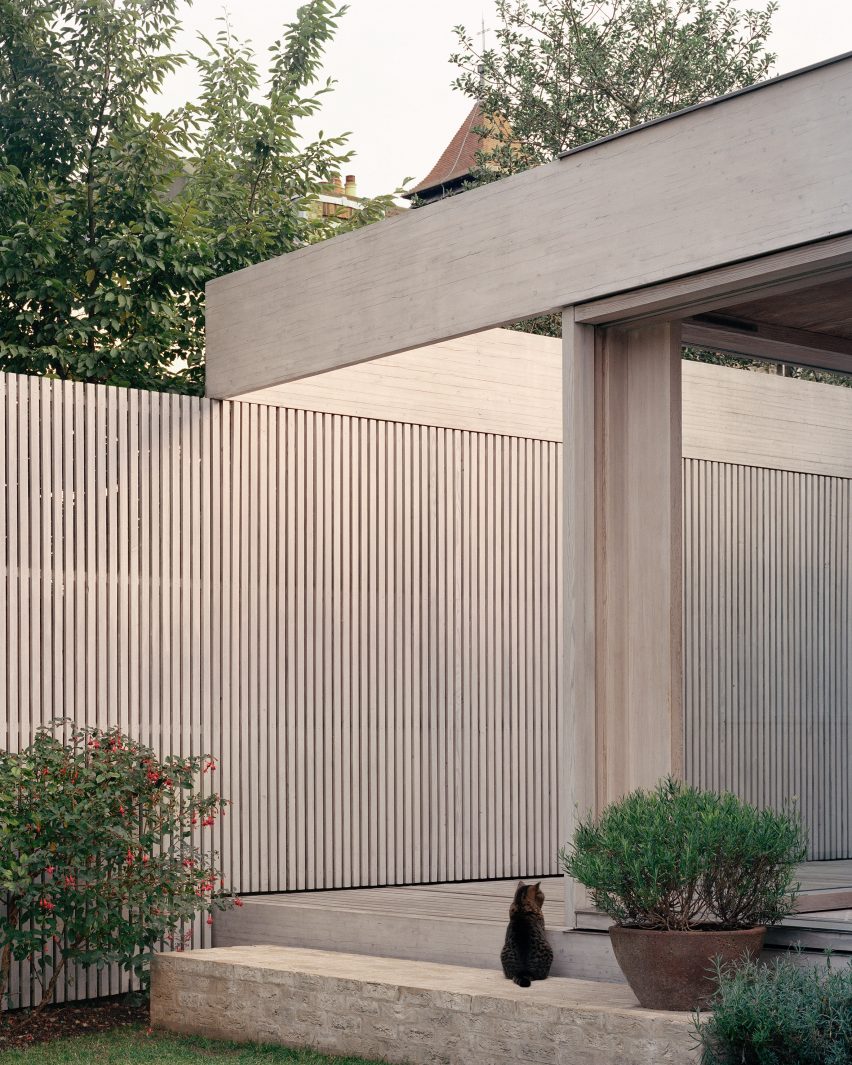 Exterior of Wembury Mews house by Russell Jones