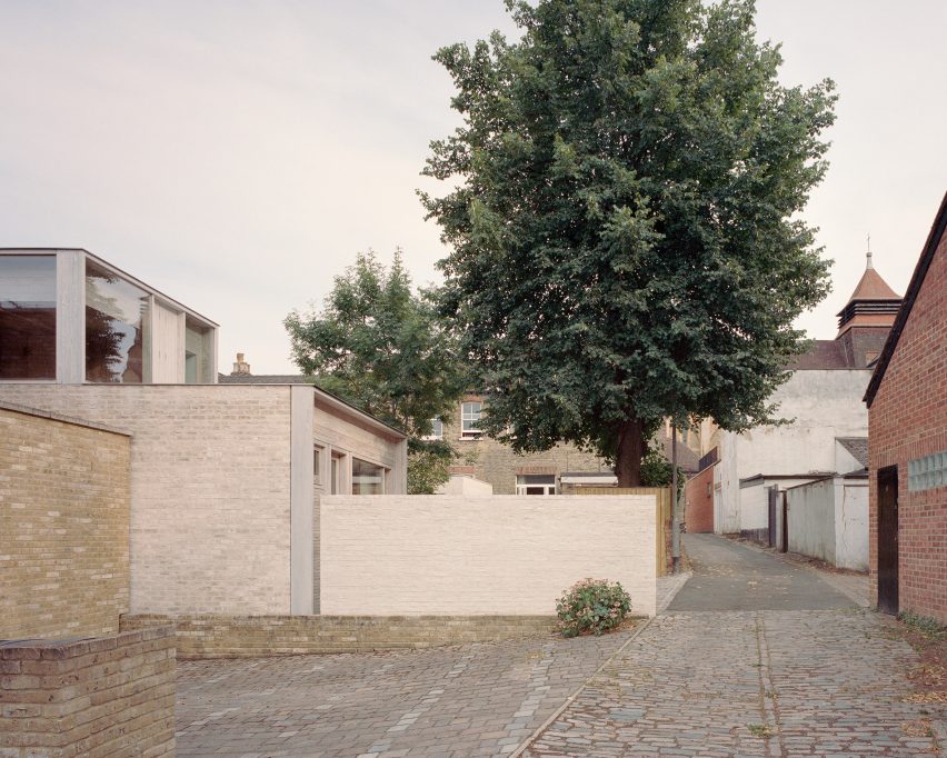 Exterior of Wembury Mews house by Russell Jones