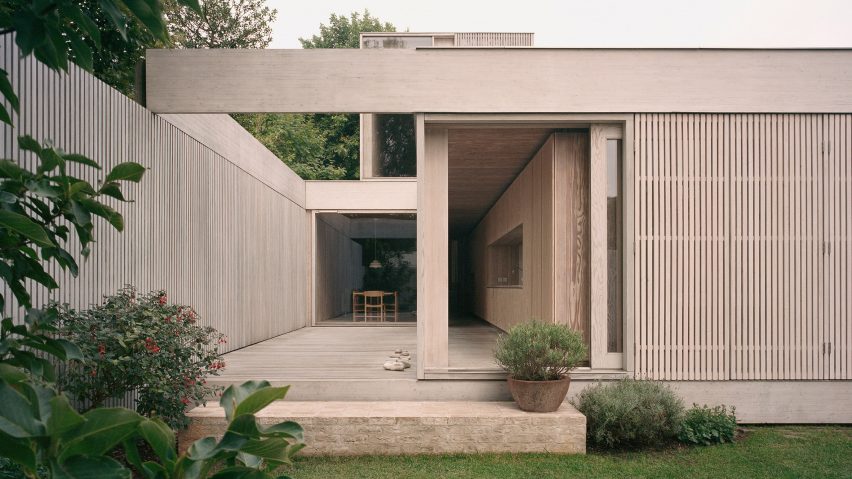 Exterior of Wembury Mews house by Russell Jones