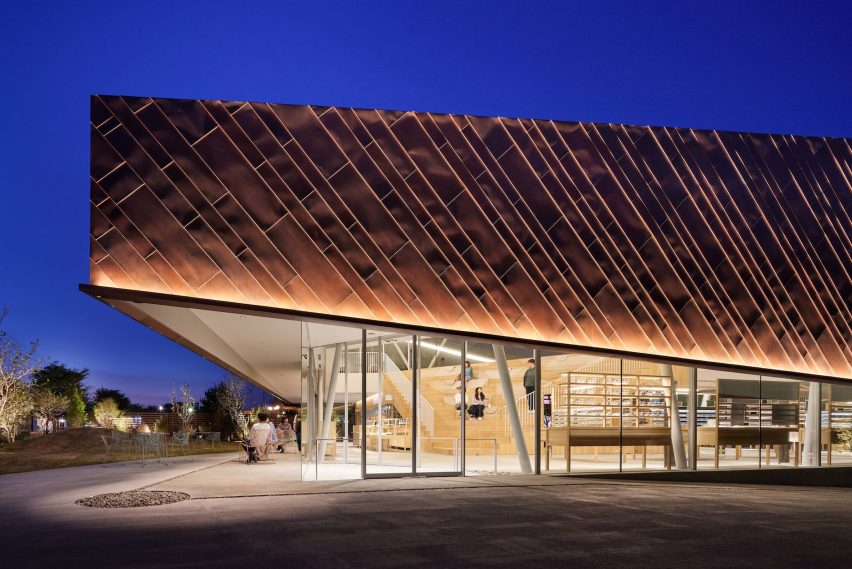 JINS Park glasses shop by Yuko Nagayama & Associates