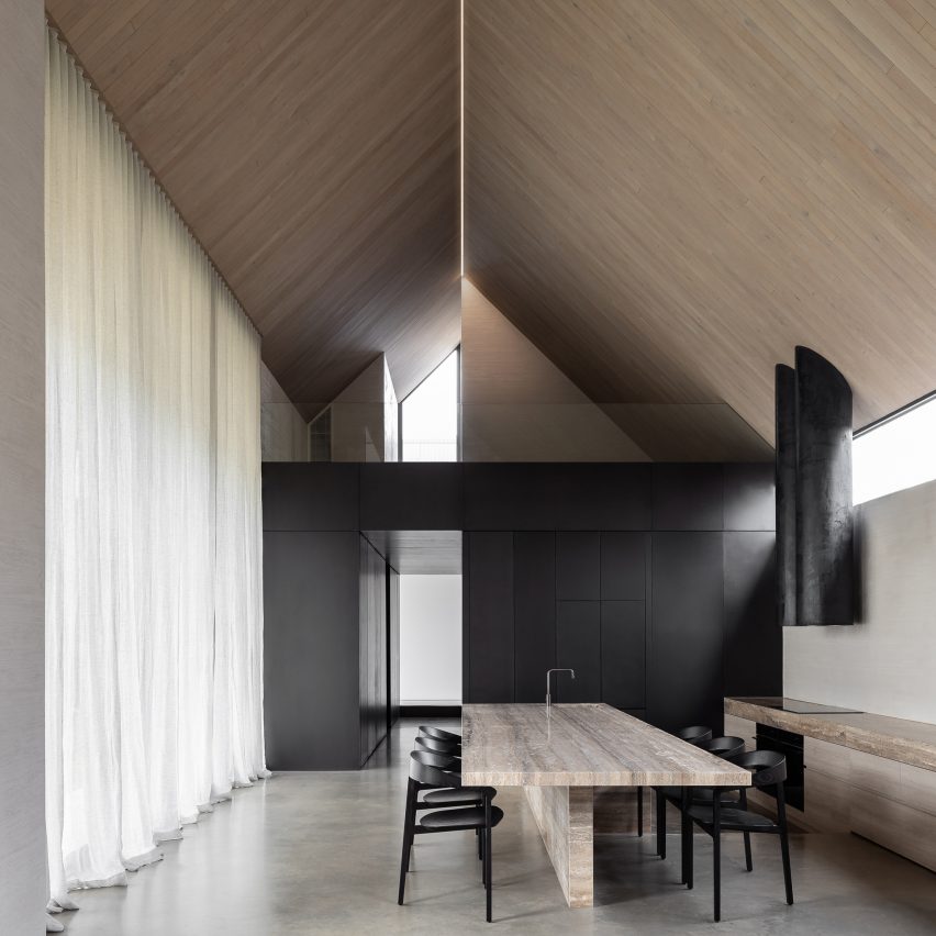 Barwon Heads House by Adam Kane Architects