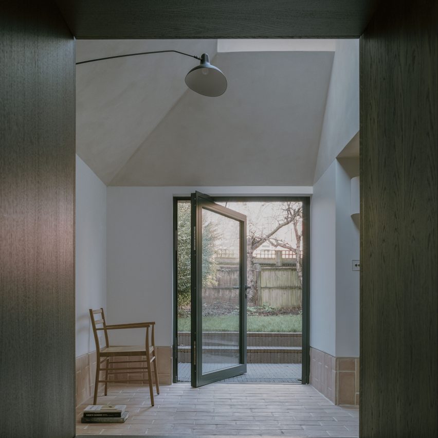 The Aperture House by Studio McW
