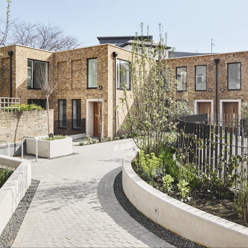 Chadwell Mews by Tasou Associates Ltd