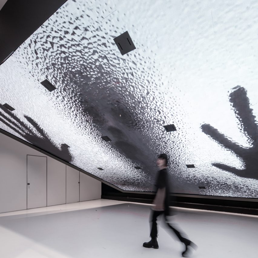 (SO)What Chengdu by Various Associates