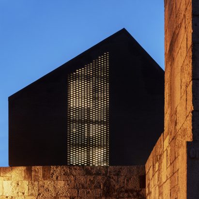 SZEM Museum Collection Storage by Robert Gutowski Architects